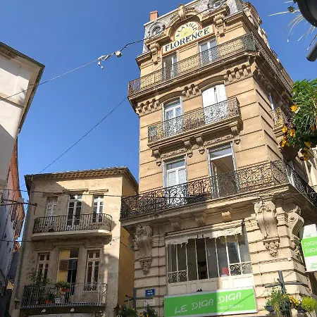 Place De La Mairie, Art Daire