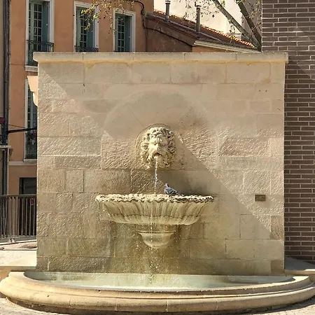 Διαμέρισμα Place De La Mairie, Art Μπεζιέ
