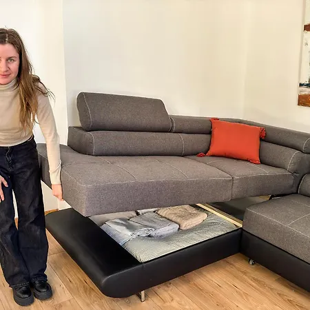 Place De La Mairie, Art Apartment *